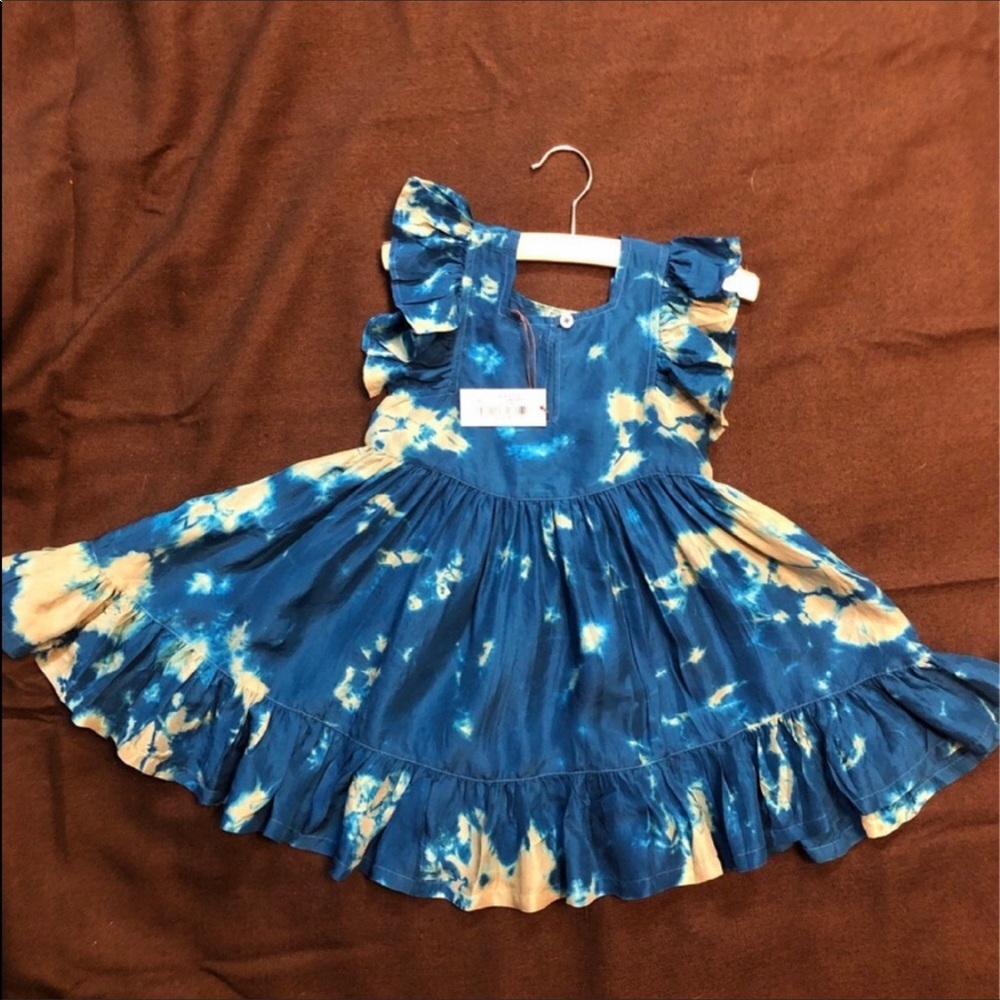 Baby dress size 2y  ne